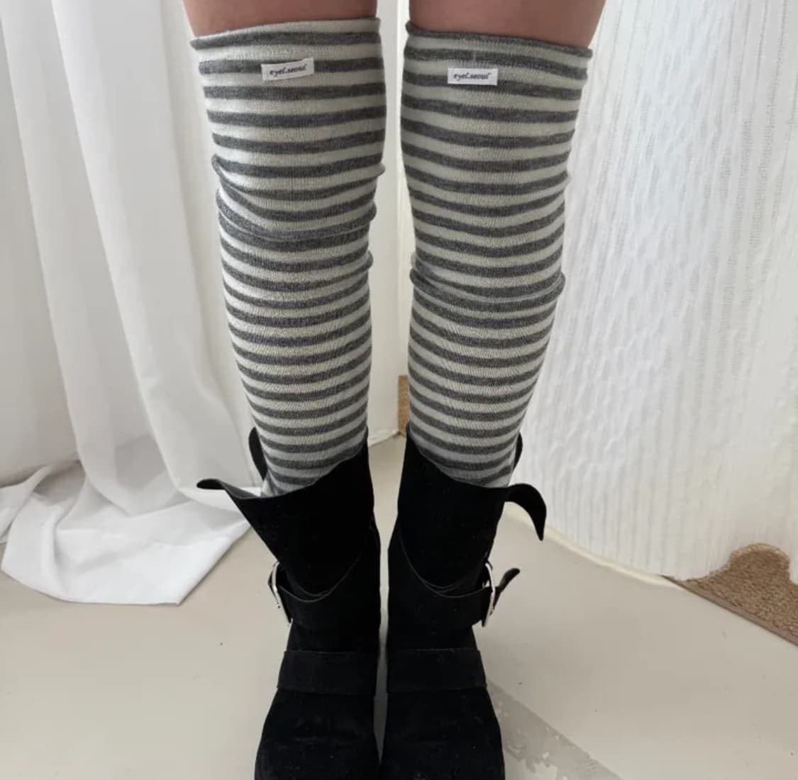 에이블리 샤케 폭닥 스트라이프 니하이 롱 레그워머 아이보리 상품이미지1