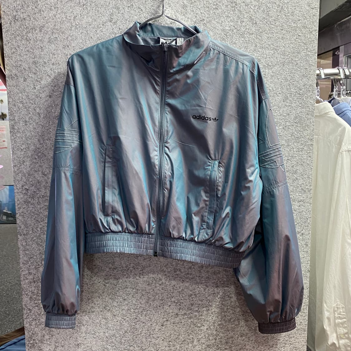 아디다스 빅파이어버드 홀로그램 바람막이 B4576 상품이미지2