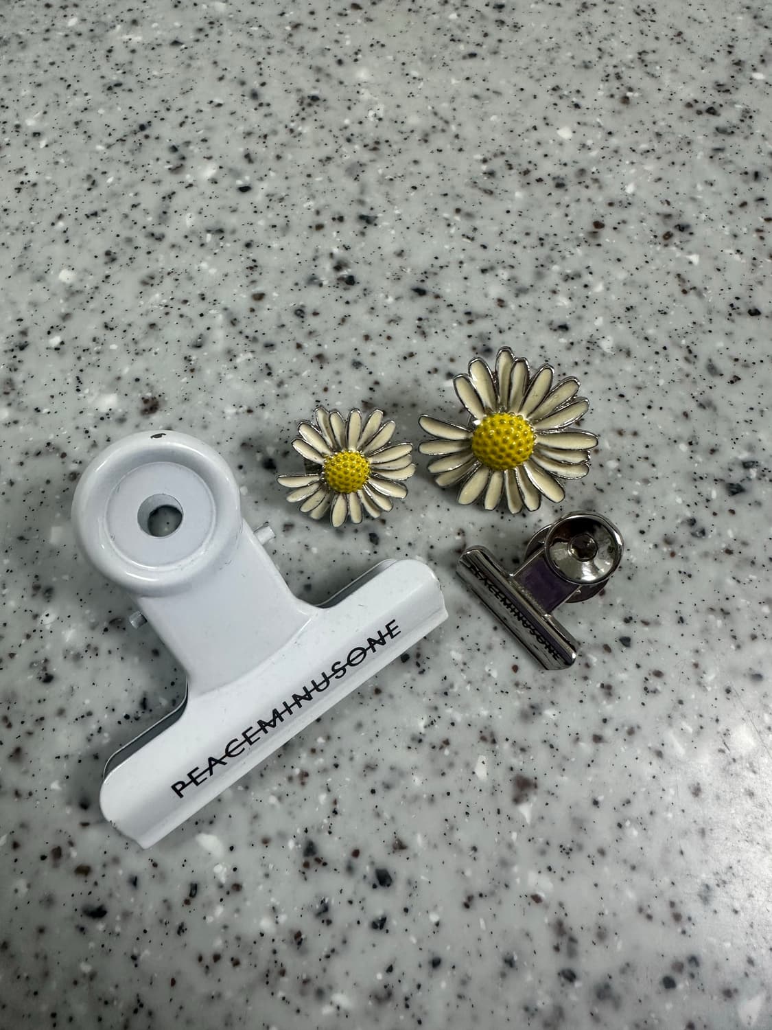 피스마이너스원 데이지 핀 상품이미지2