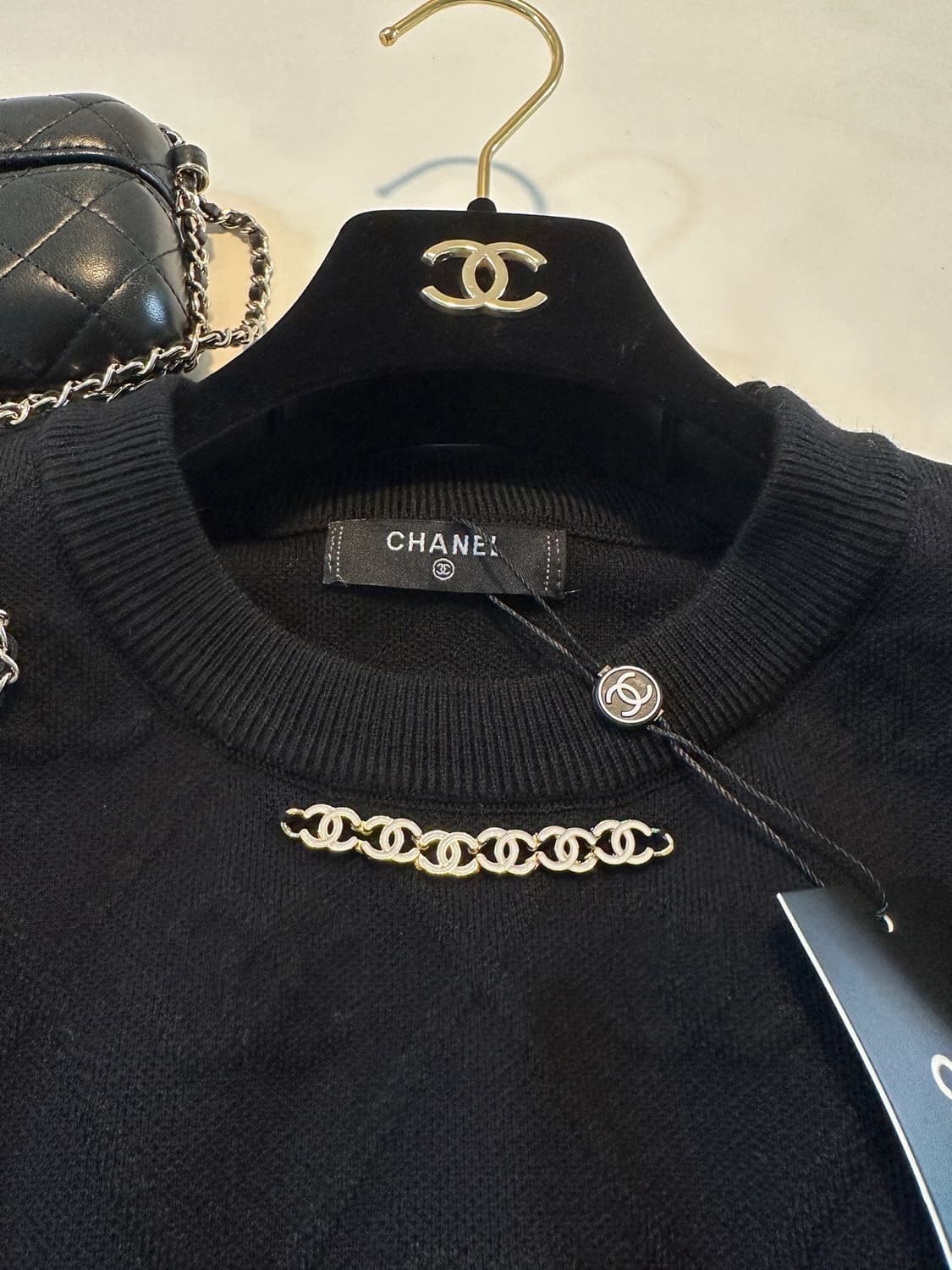 (새상품)샤넬장식니트 상품이미지3
