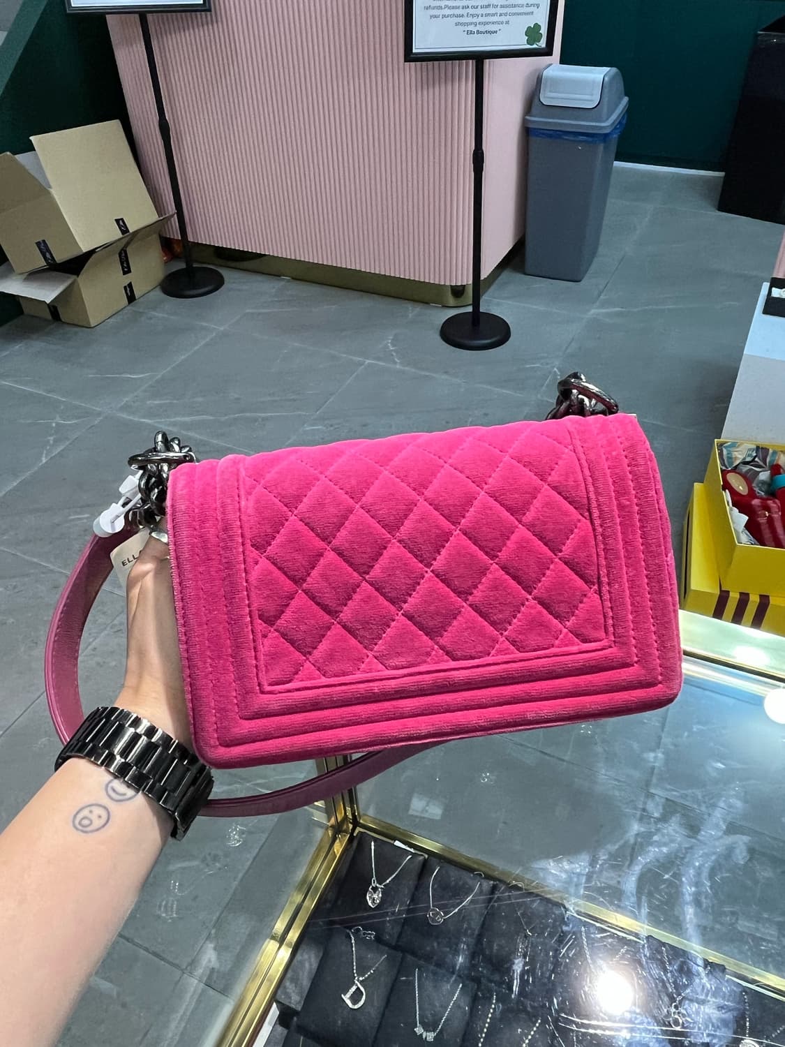 샤넬 보이백 샤넬보이벨벳 상품이미지4