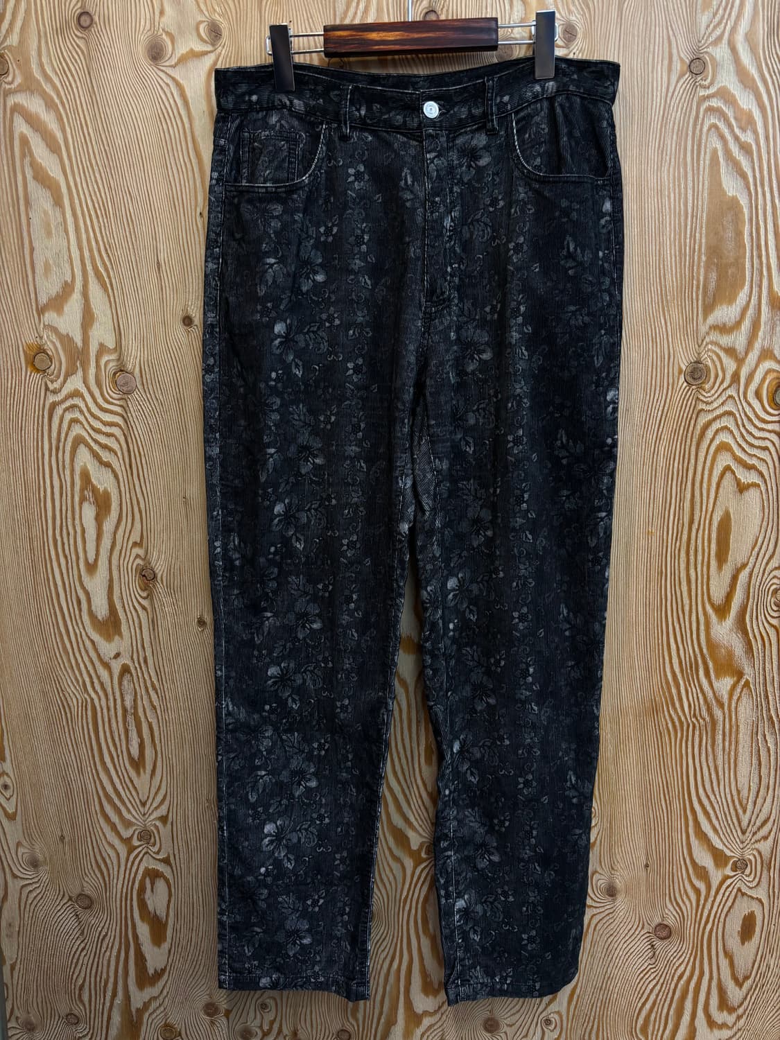 디스이즈네버댓 플로럴 코듀로이 팬츠 블랙 상품이미지1