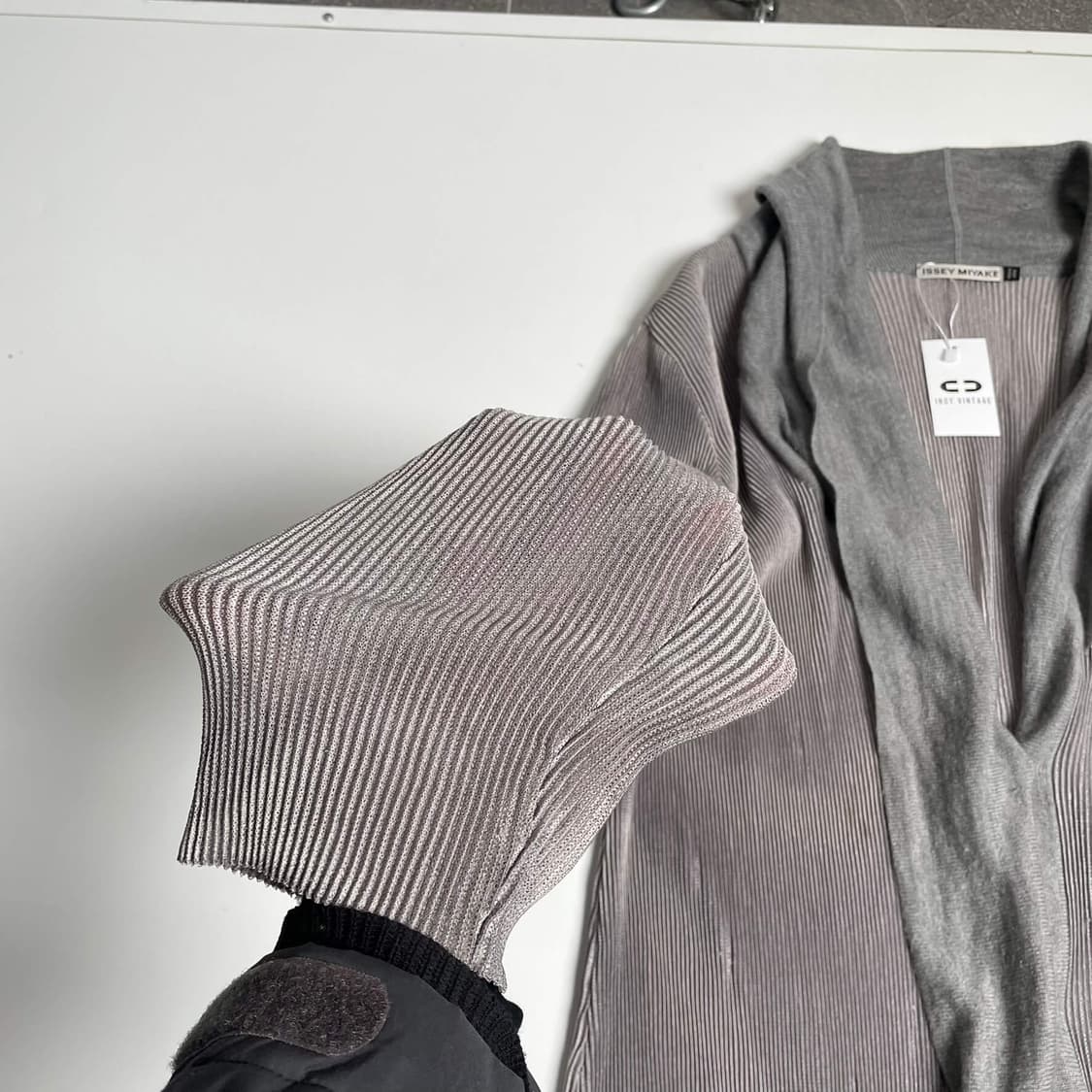 11ss 이세이미야케 플리츠 가디건 상품이미지5