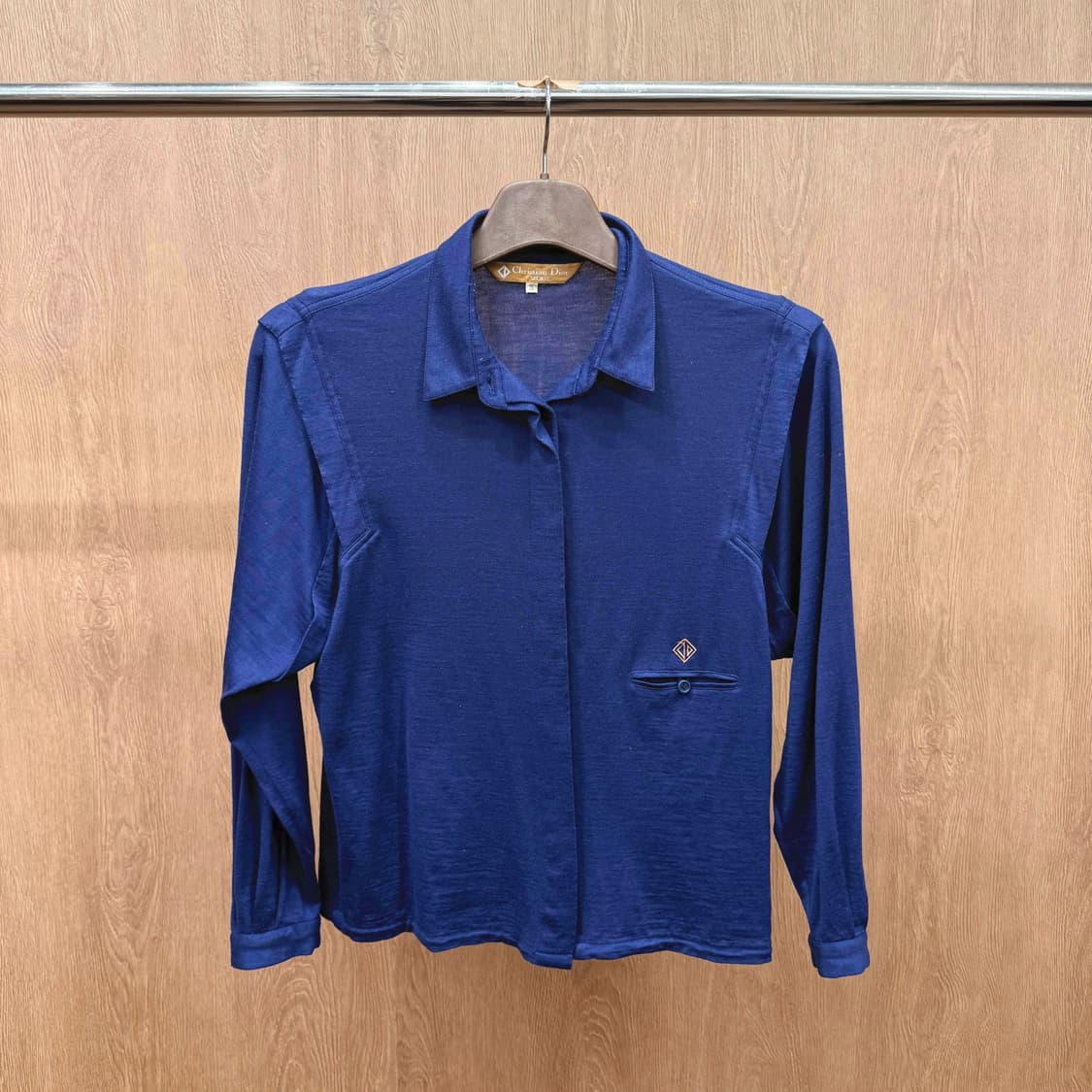 크리스찬 디올 히든 버튼 플래킷 셔츠 미니 로고 자수 디테일 네이비 상품이미지2
