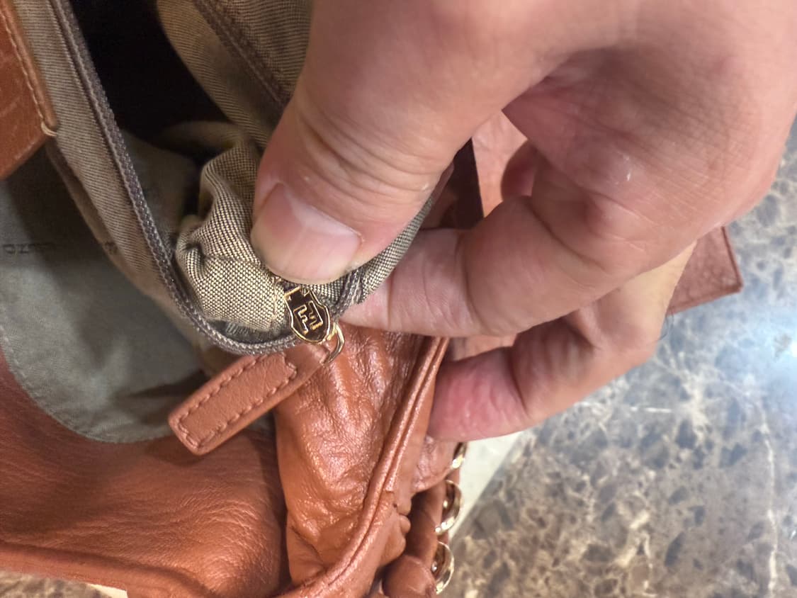 정품 펜디 미아 플랩 체인 숄더백 팝니다 상품이미지9