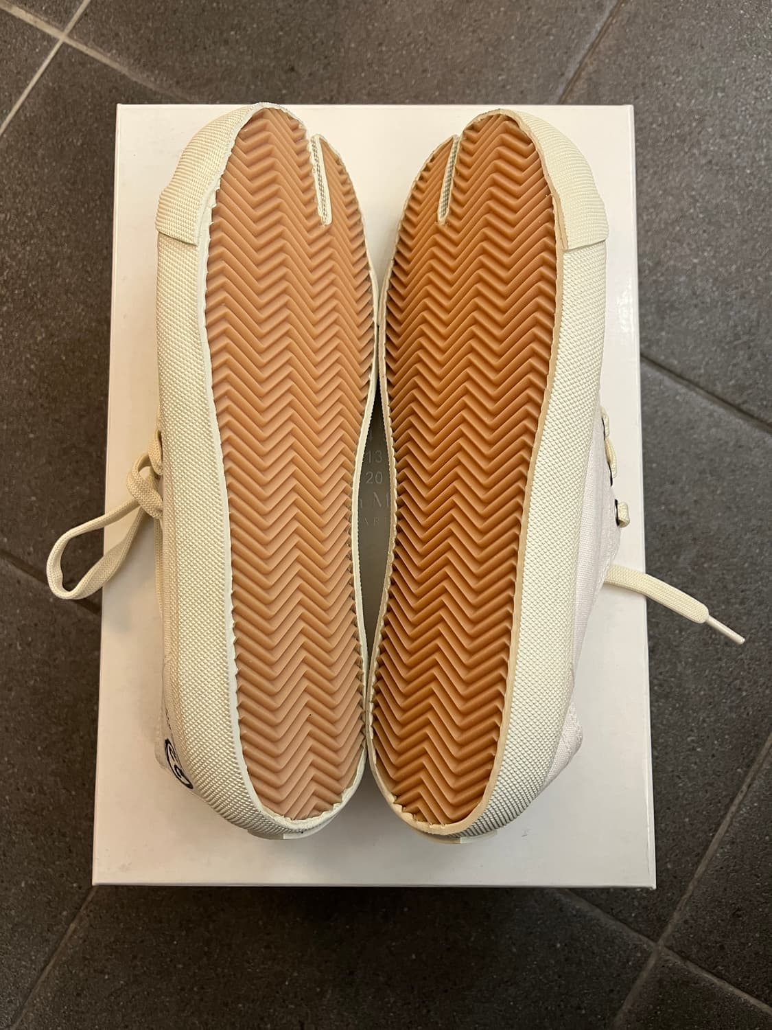 마르지엘라 타비 스니커즈 상품이미지4