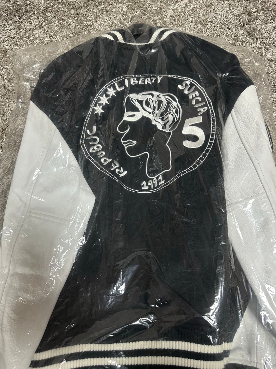 [L] STU x 행크 바시티 자켓 상품이미지3