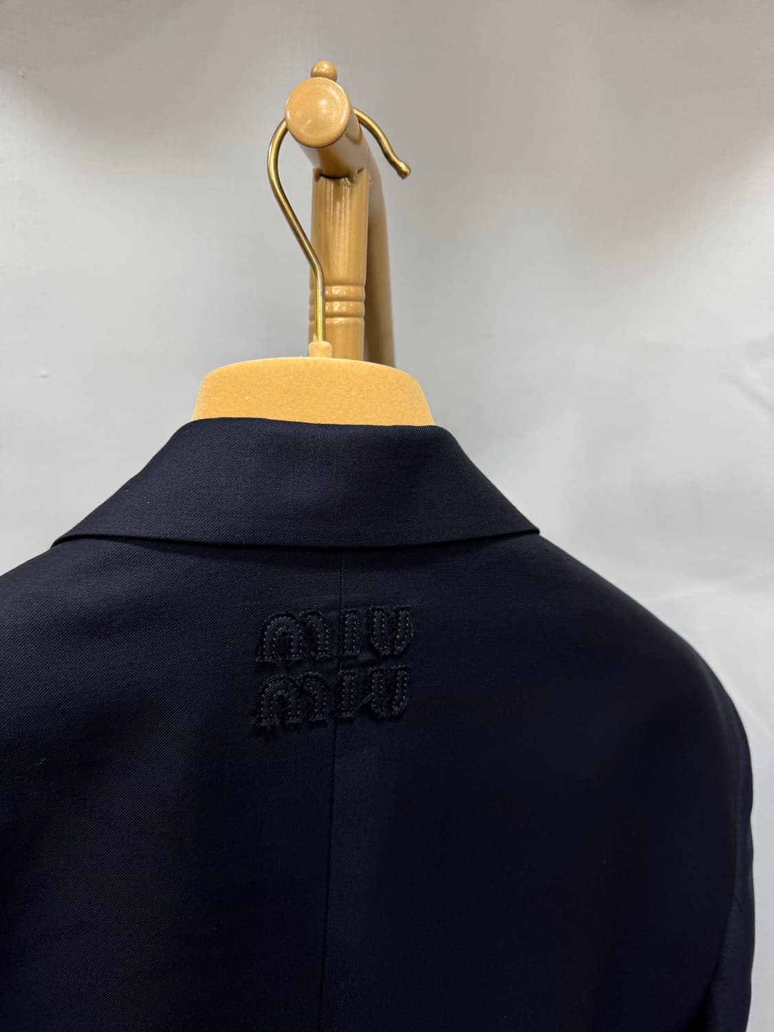 미우미우 싱글 브레스티드 블레이저 자켓 36사이즈 상품이미지3