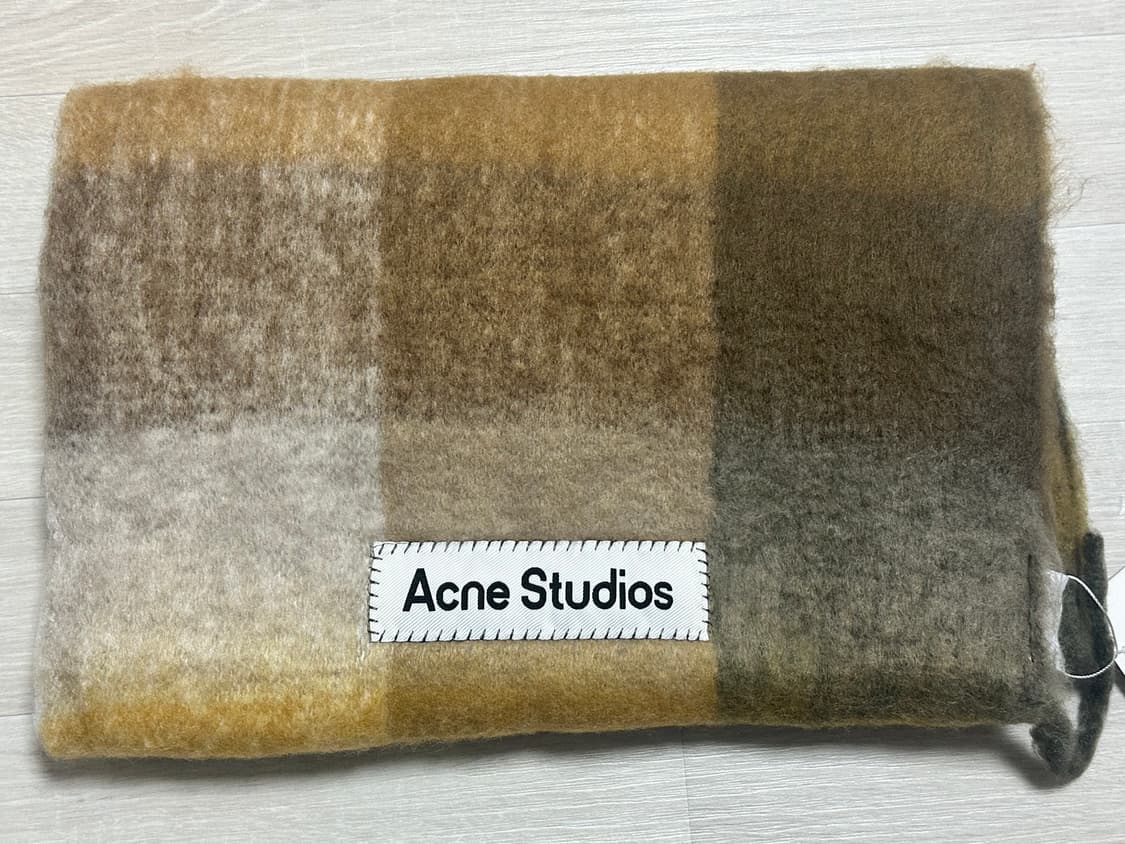 아크네스튜디오 모헤어 체크 머플러 상품이미지3