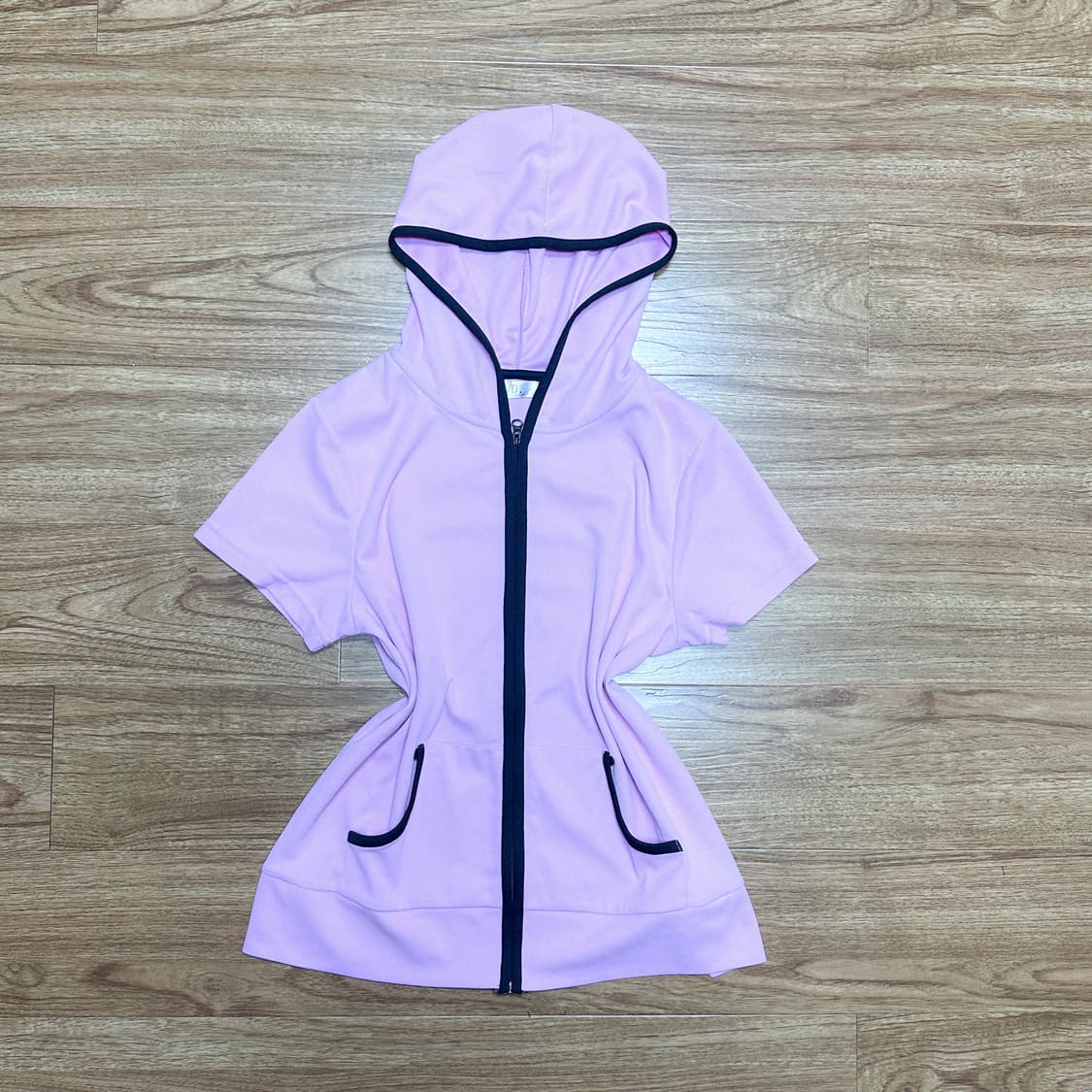 빈티지 핑크 블랙 반팔 집업 히메갸루 로걀 스포티 아일릿 일브 오네갸루 상품이미지1