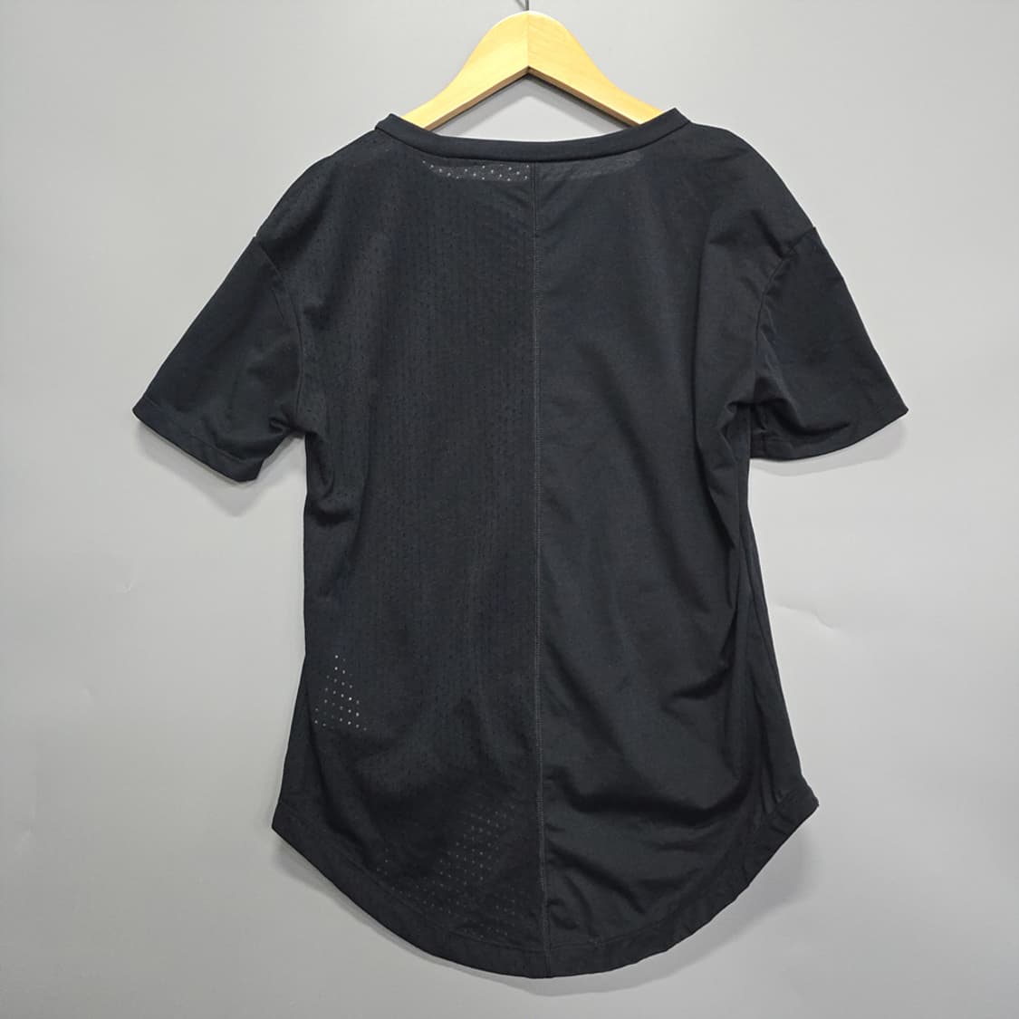 나이키(NIKE) 여성용 드라이핏 로고 반팔티 블랙 S 상품이미지4