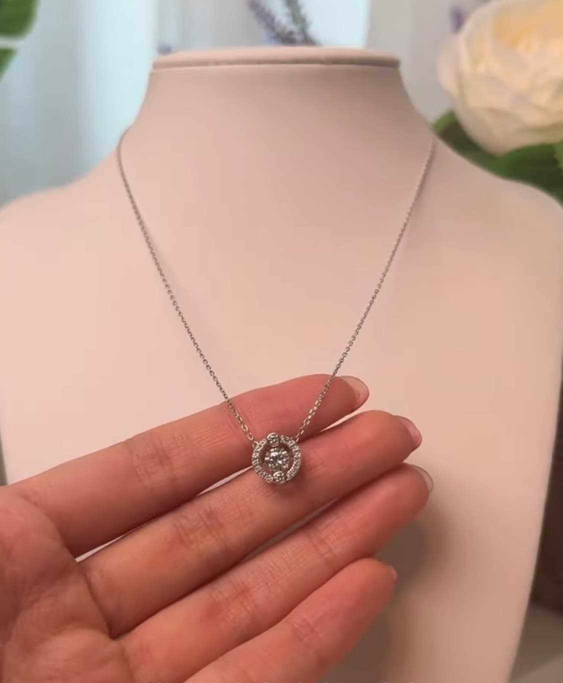 스와로브스키 댄싱스완 목걸이(오늘까지만 판매) 상품이미지1