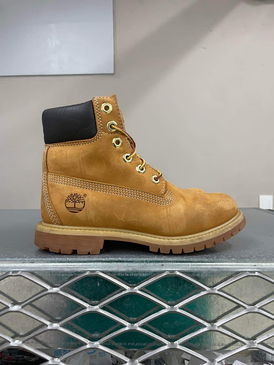 팀버랜드 우먼스 6인치 부츠 5.5 상품이미지4