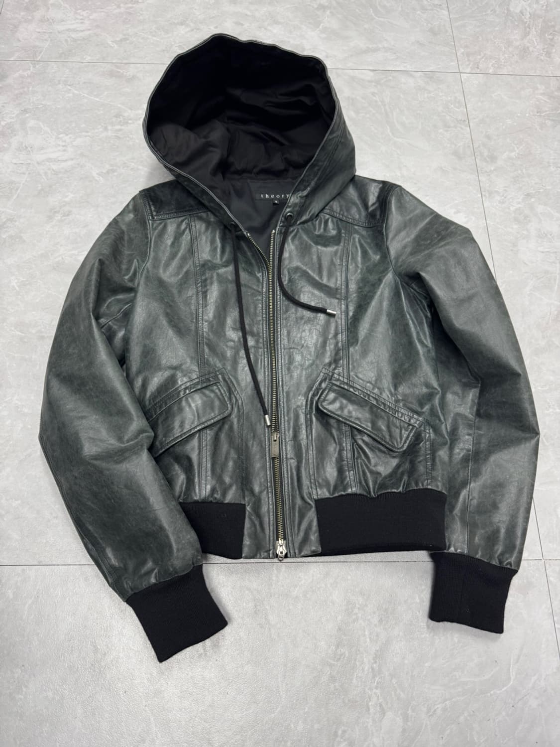 띠어리  상품이미지1