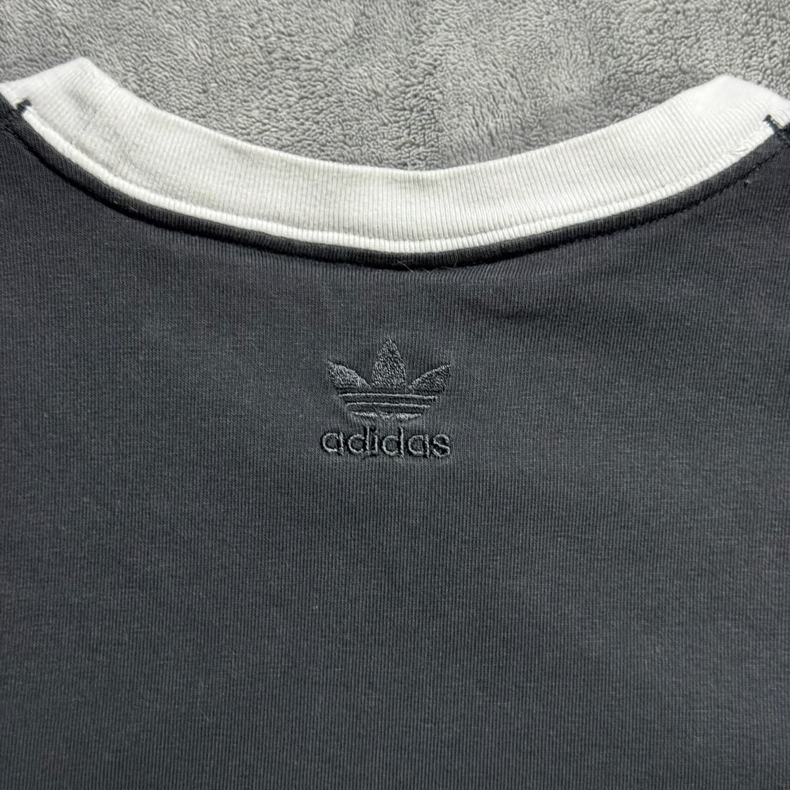 아디다스 빅로고 반팔  상품이미지3