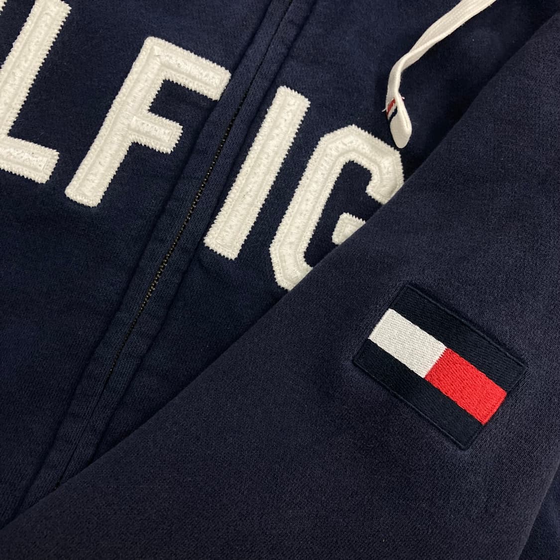타미힐피거 네이비 컬러 스펠아웃 후드집업 상품이미지3