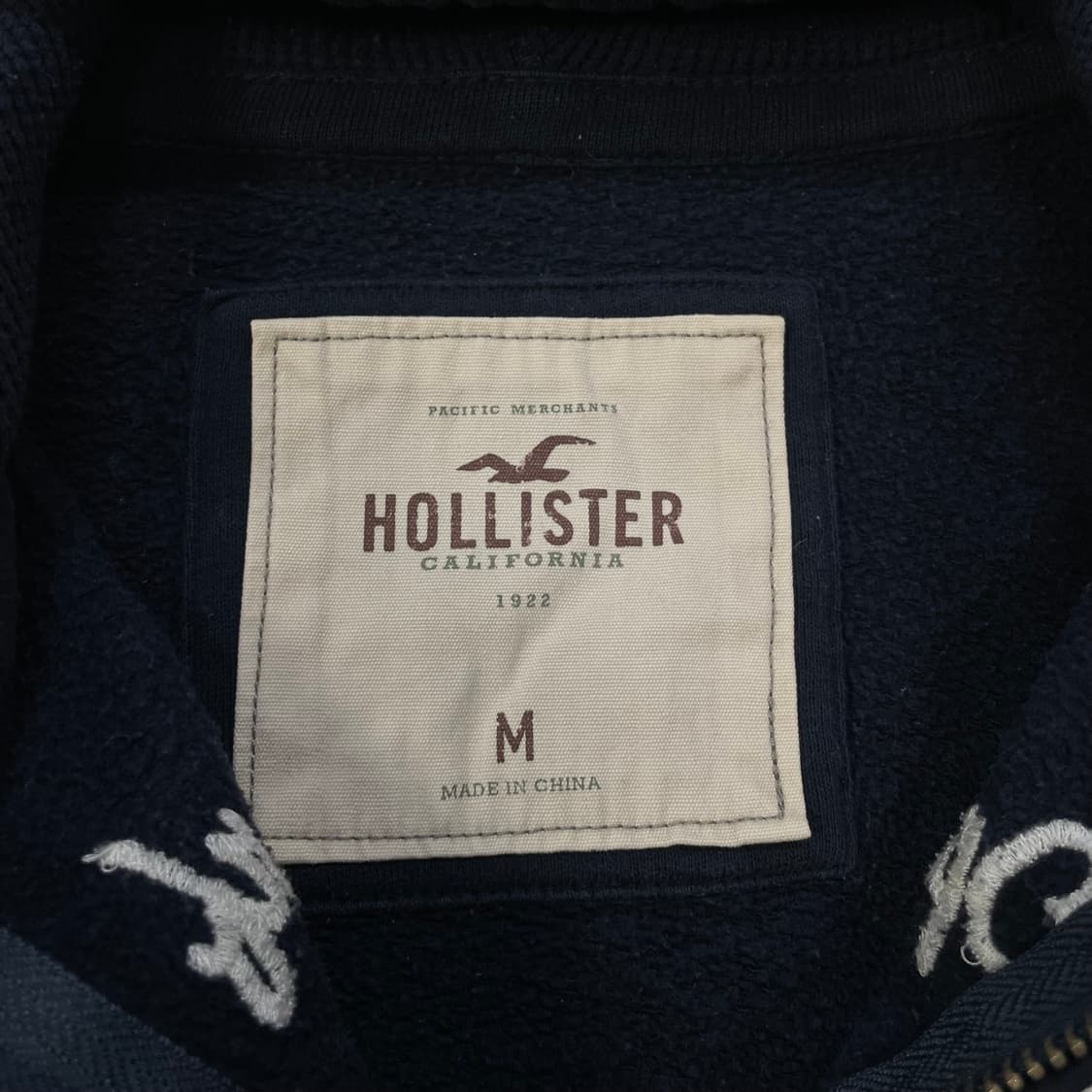 홀리스터 스펠 로고 후드집업 네이비 상품이미지3