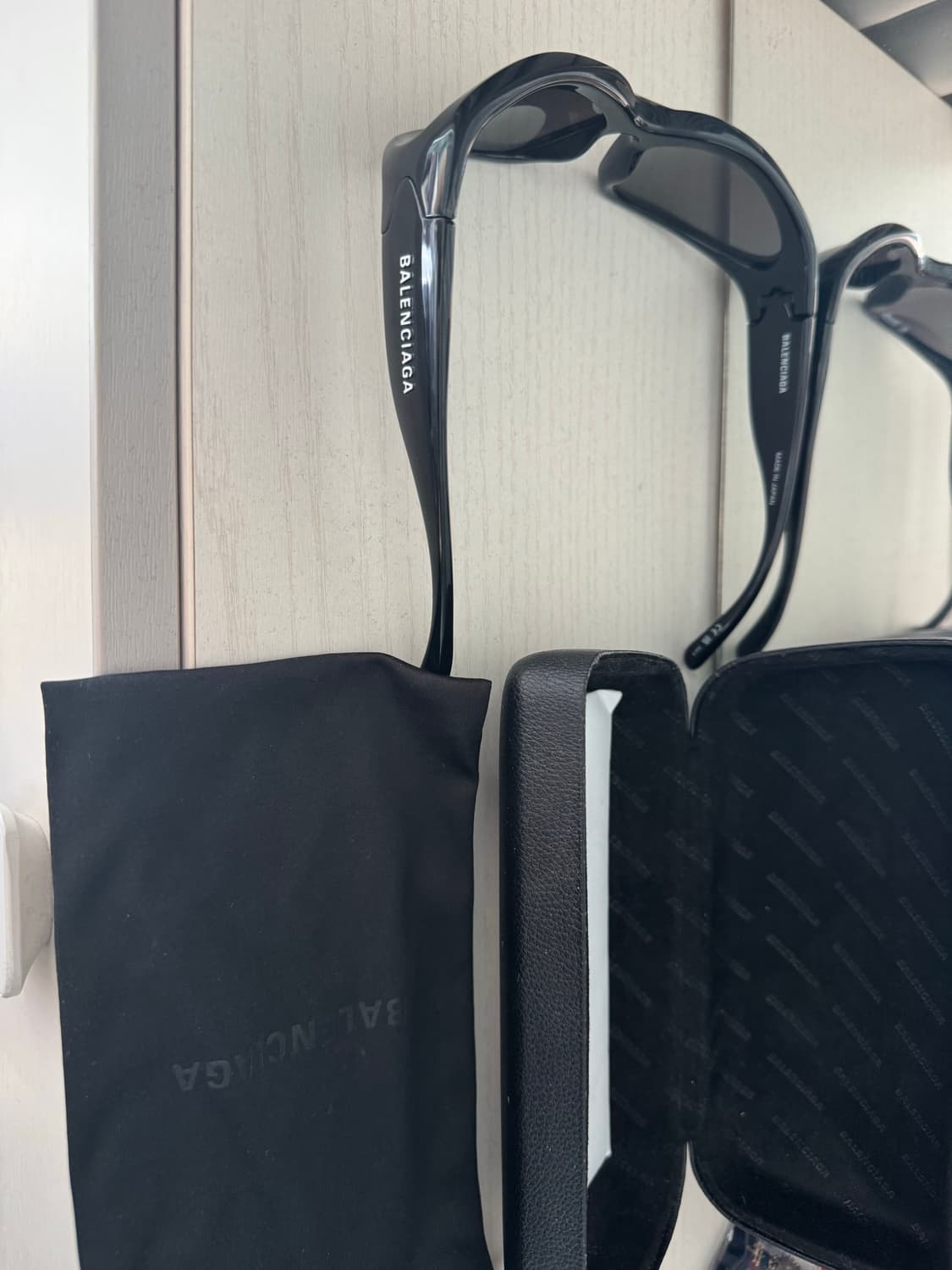 발렌시아가 스위프트 오발 선글라스 판매 상품이미지2