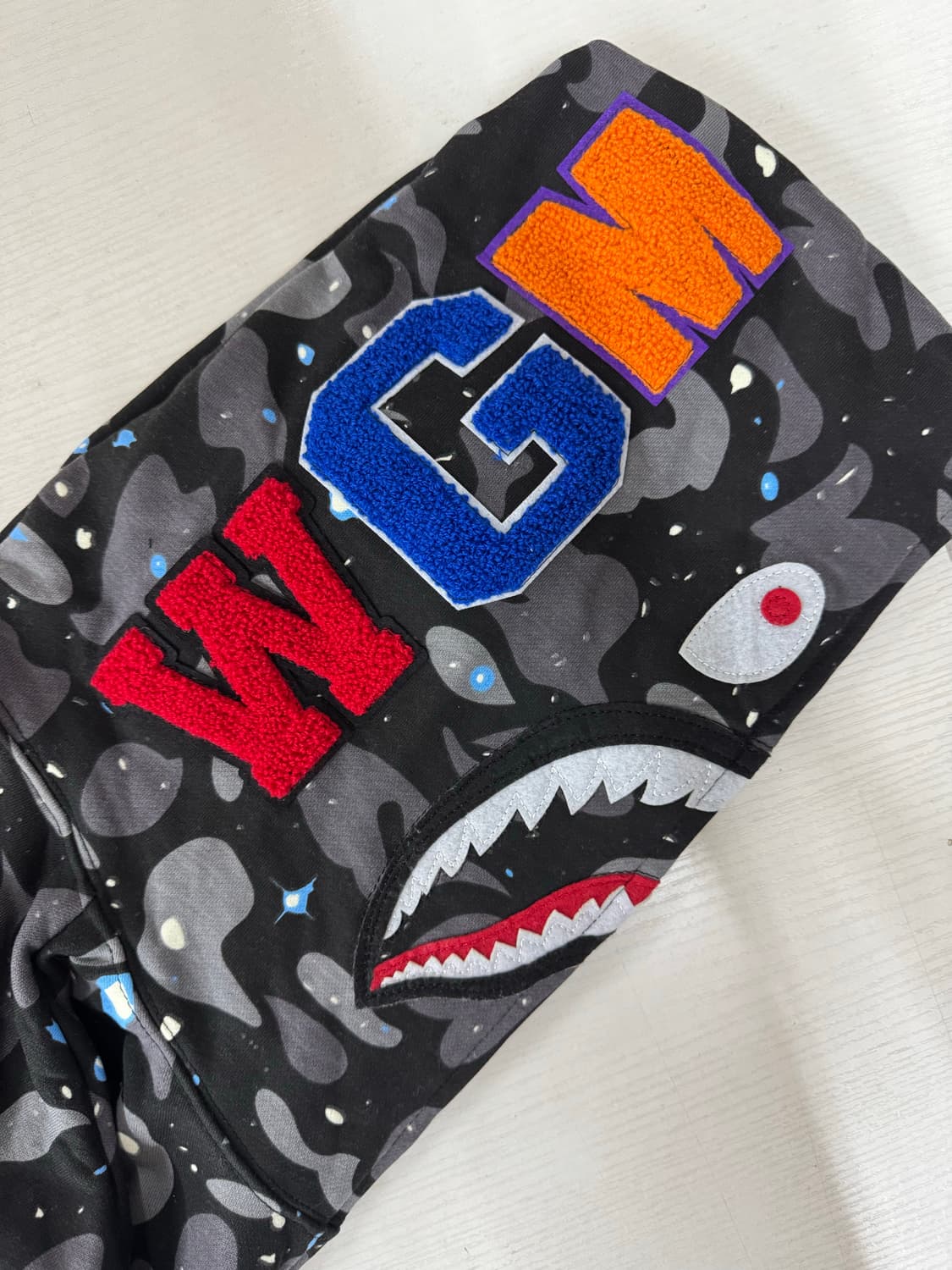 {새상품}베이프 샤크 후드집업 그레이블랙 야광 상품이미지5