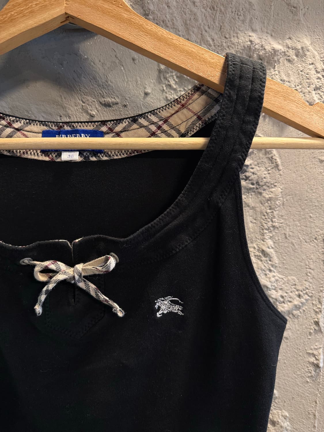 38 버버리 BURBERRY 런던 체크 리본 슬리브리스 블랙 상품이미지3