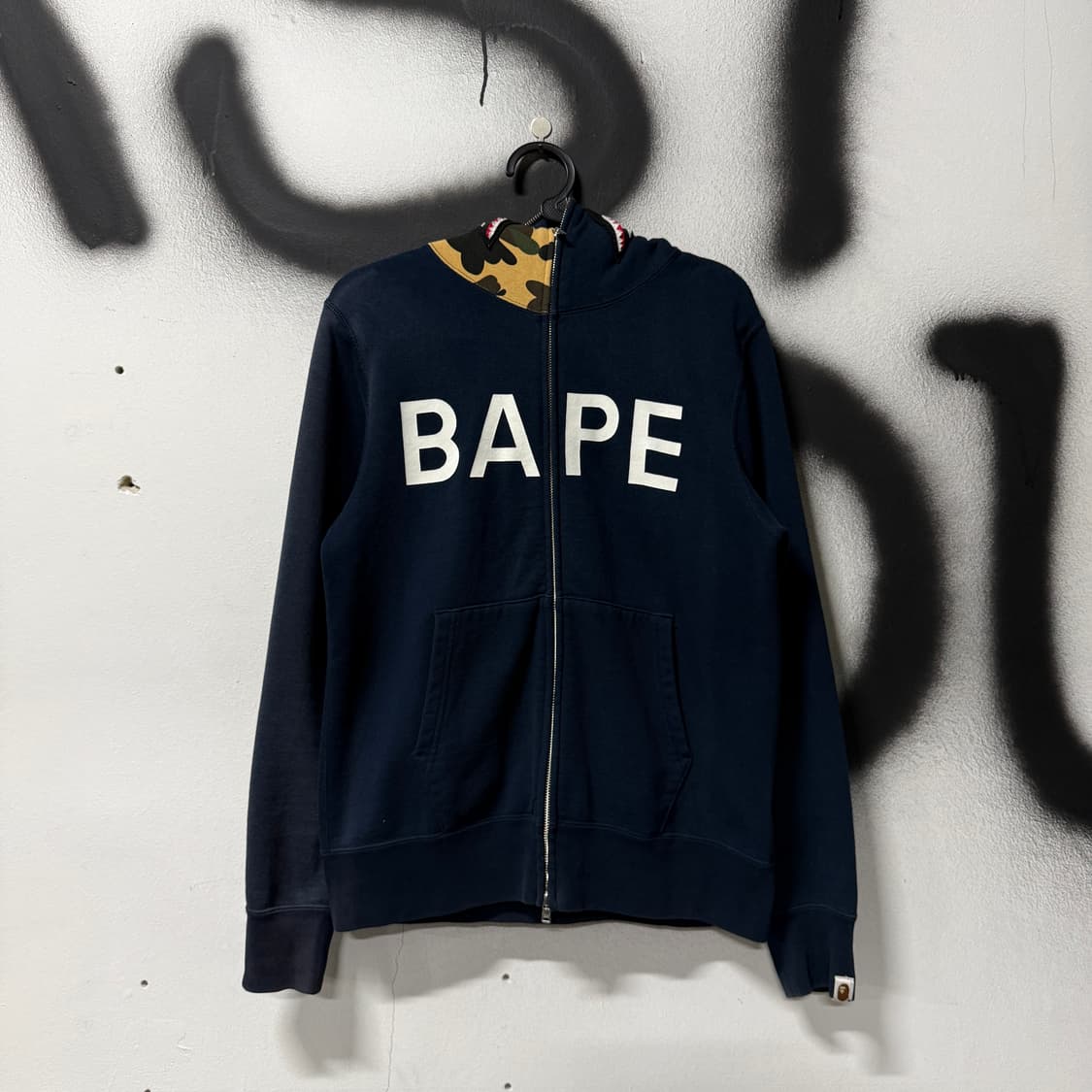 정품 베이프 텍스트 로고 프린팅 1st 반 카모 황계 샤크 풀 집업 후디 상품이미지1