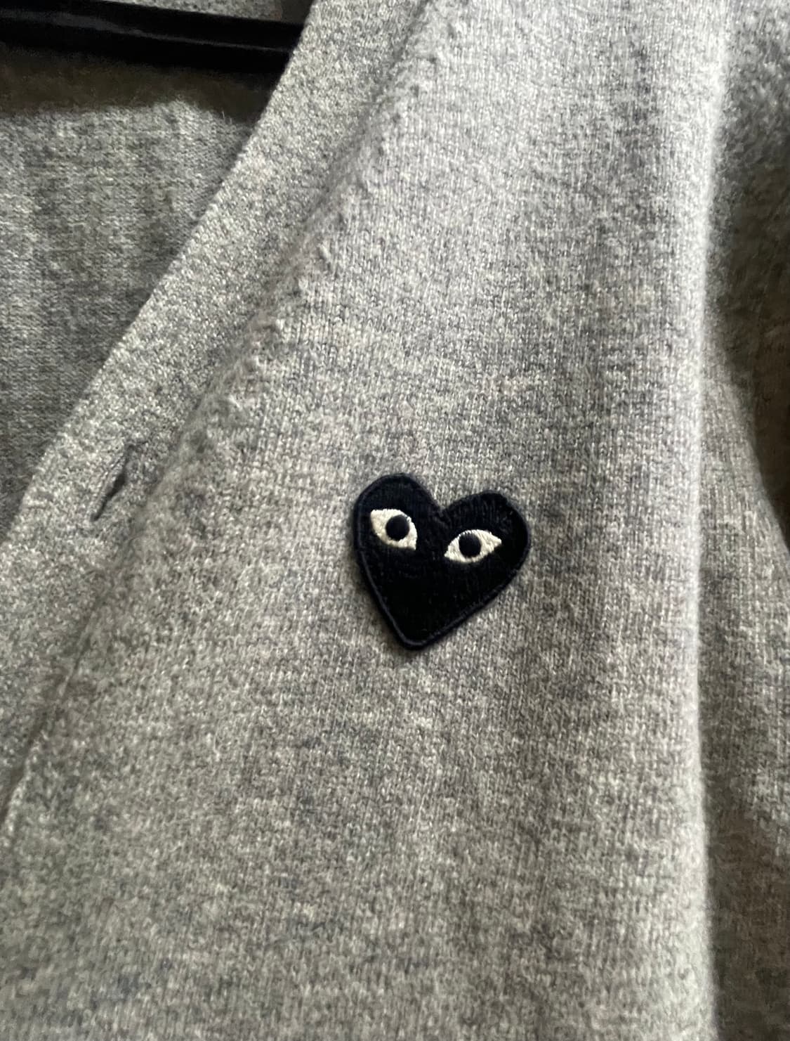 꼼데가디건 블랙와펜 브이넥 상품이미지3