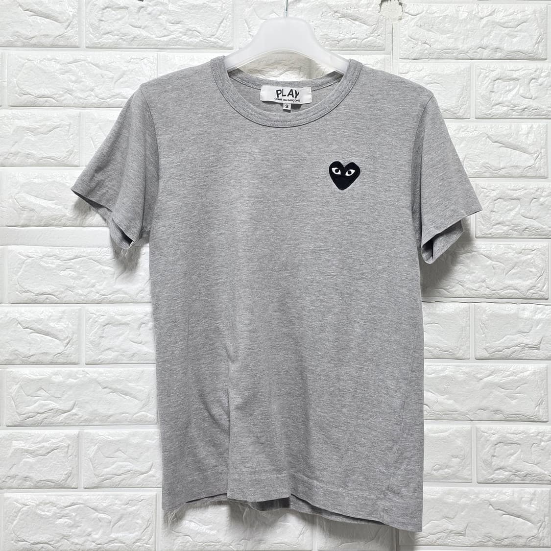 꼼데가르송 플레이 하트 로고 반팔티 그레이 S 상품이미지1