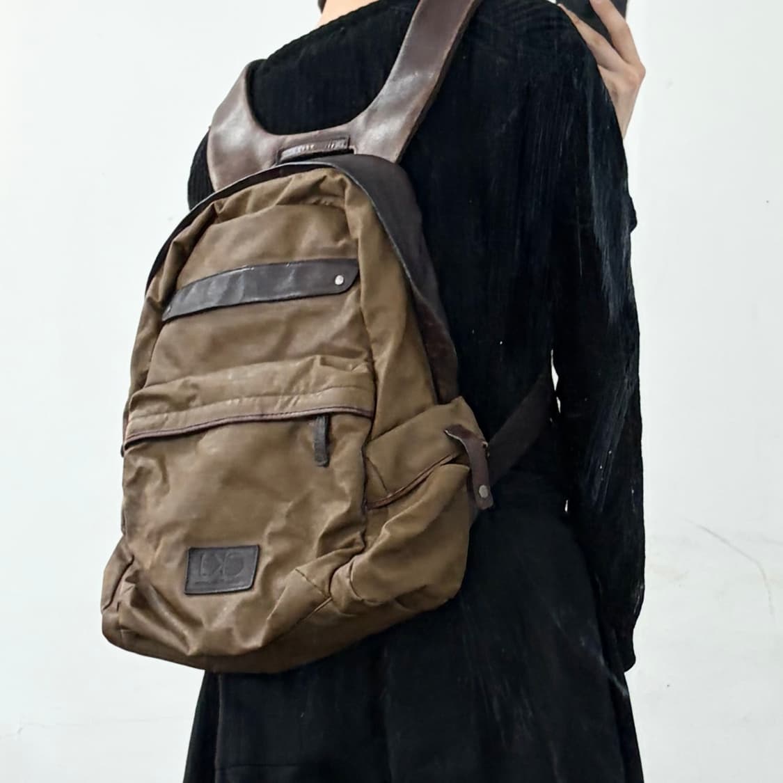 캘빈클라인 카우레더 백팩 상품이미지2