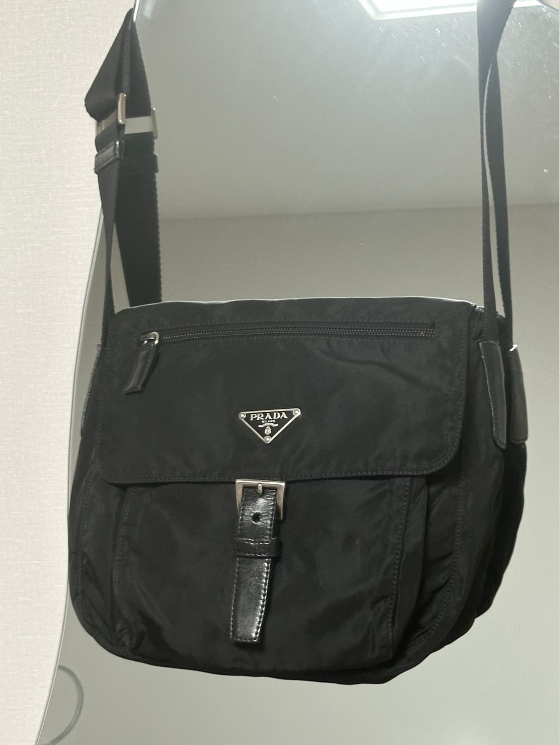 프라다 나일론 포코노 버클 메신저백 크로스백 상품이미지2