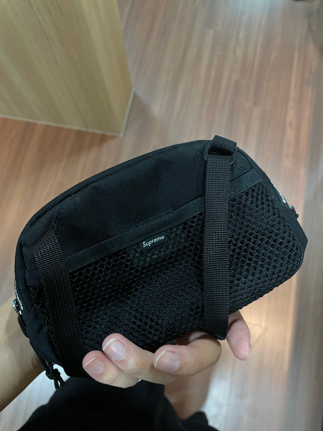 슈프림 미니 크로스백 상품이미지4