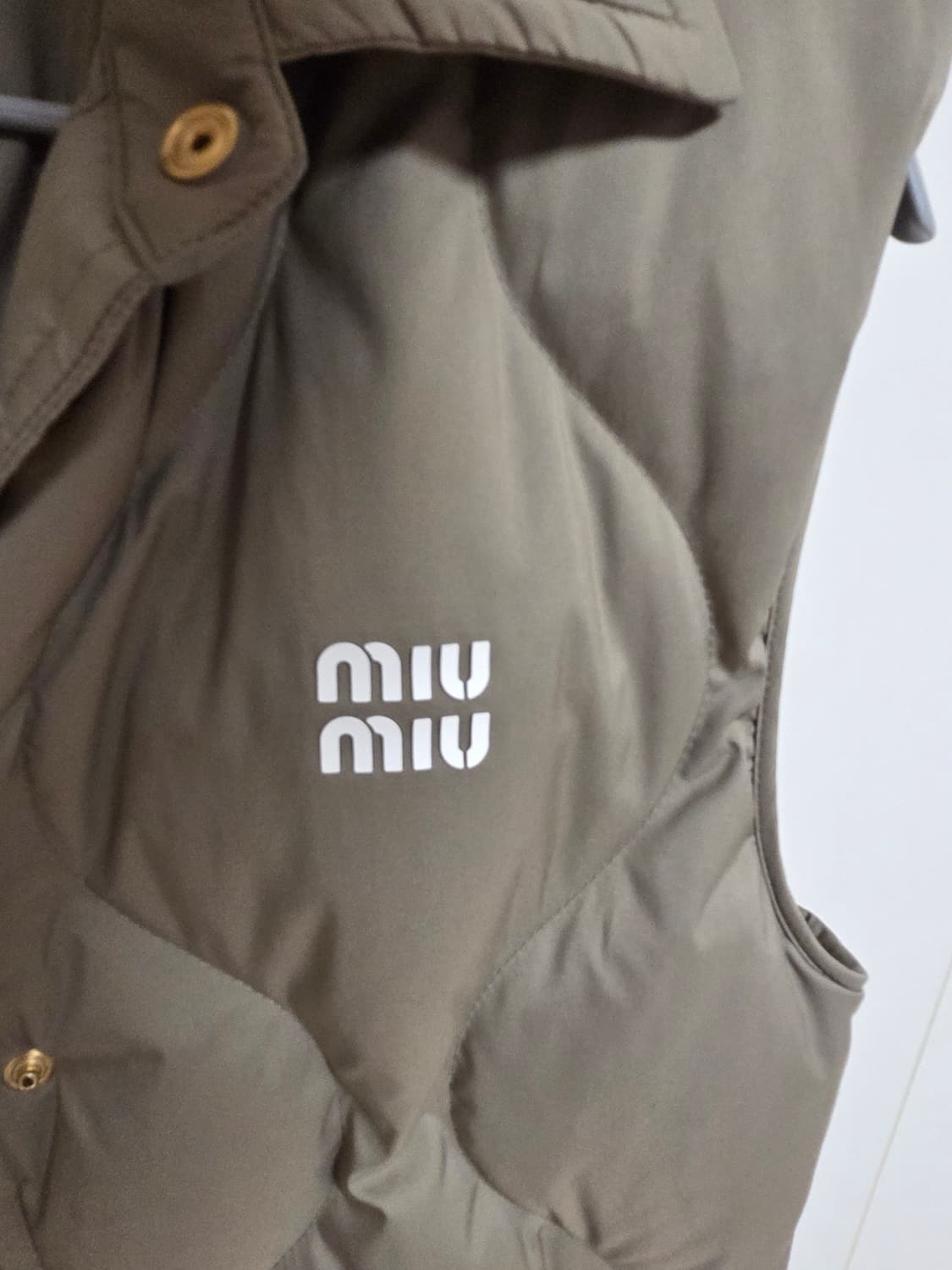 미우미우 패딩조끼 상품이미지3