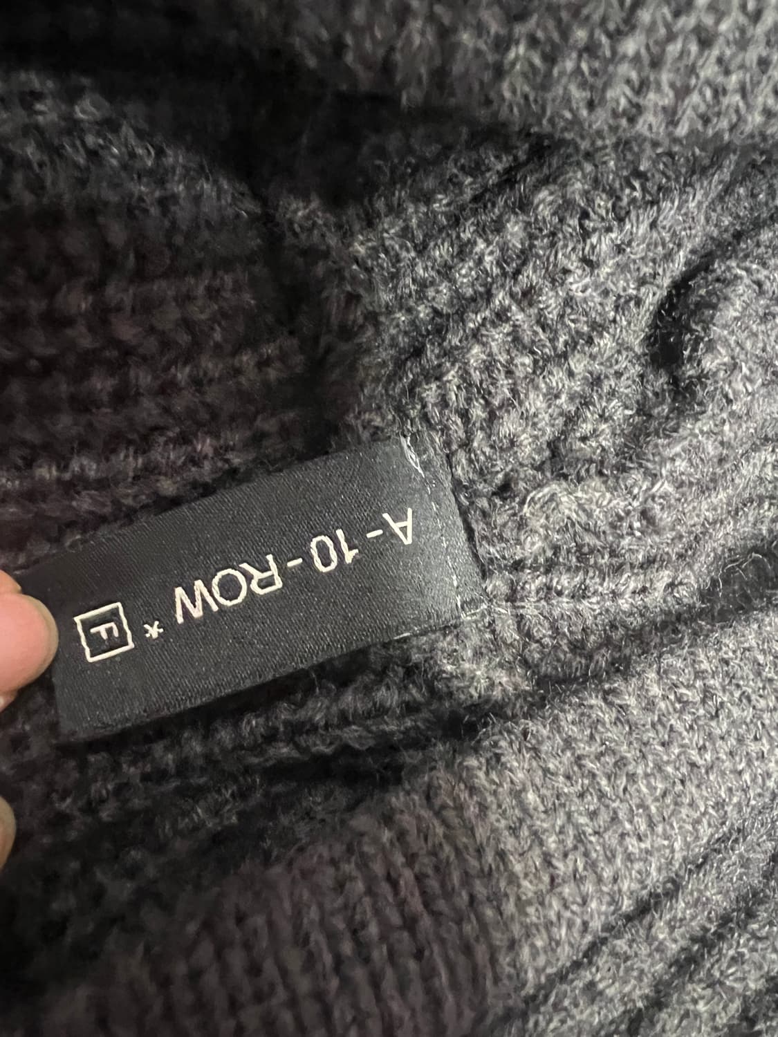 어텐션로우 후드 니트 상품이미지3