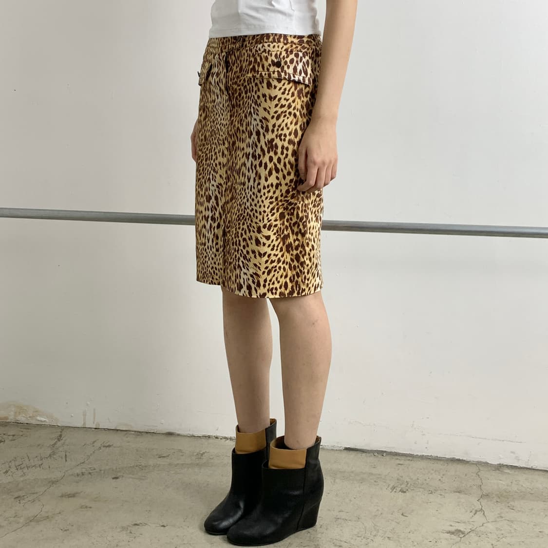 발렌티노 레오파드 패턴 햄 슬릿 스커트 상품이미지2