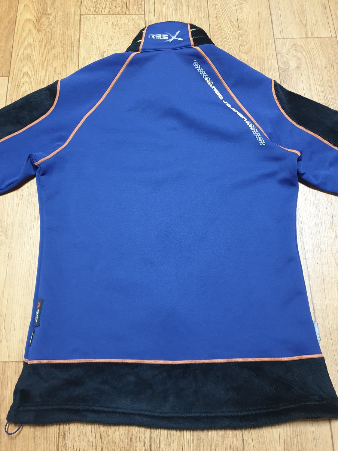 1096 밀레 아웃도어 기모 집업 100 사이즈입니다 상품이미지5