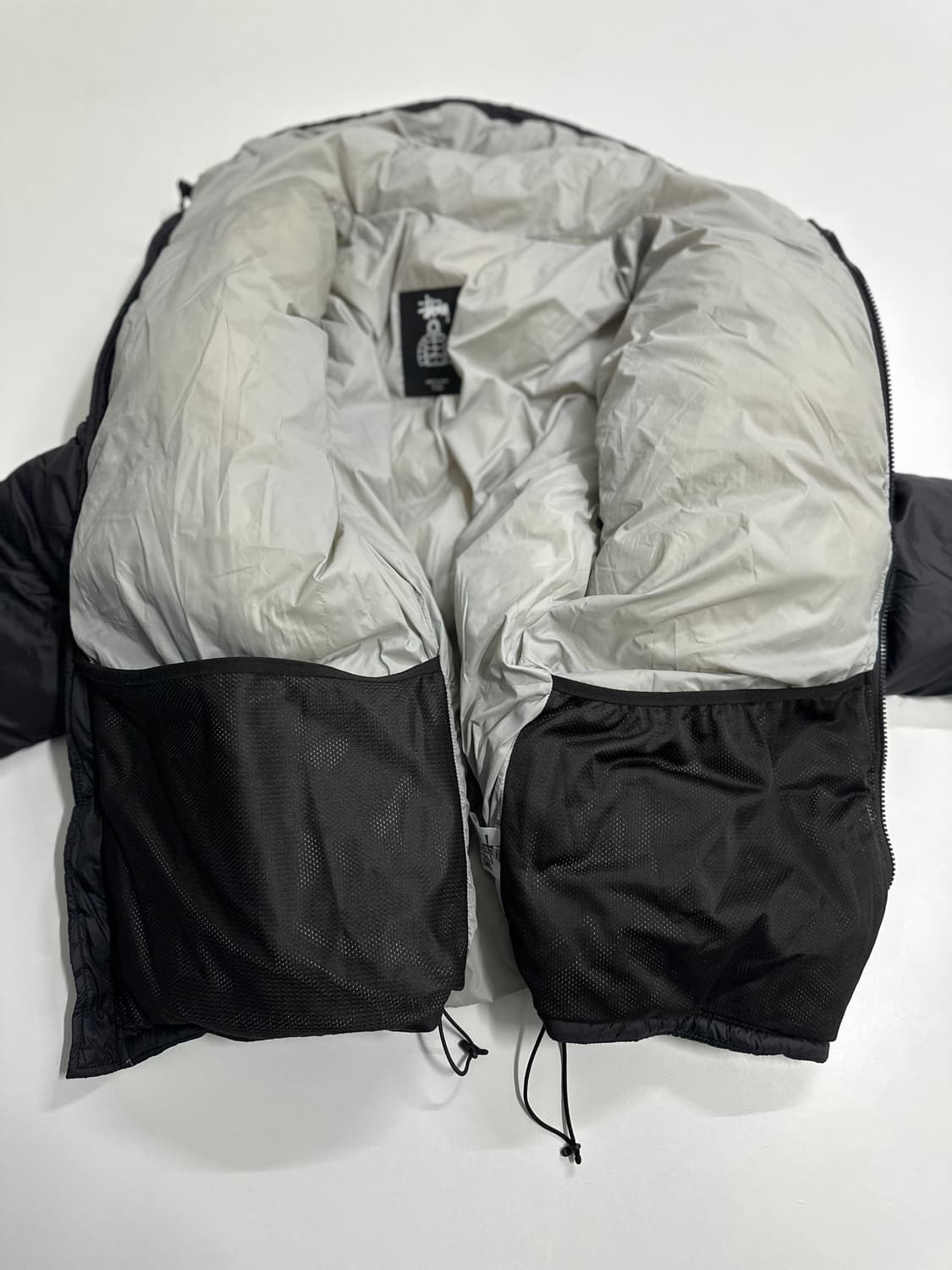 스투시 800필 블랙 패딩 XL 상품이미지8