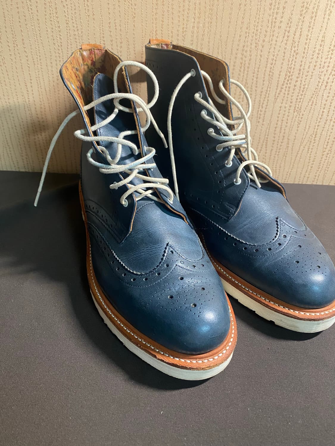 닥터마틴 밴틀리 윙팁부츠 7홀 us10 상품이미지1