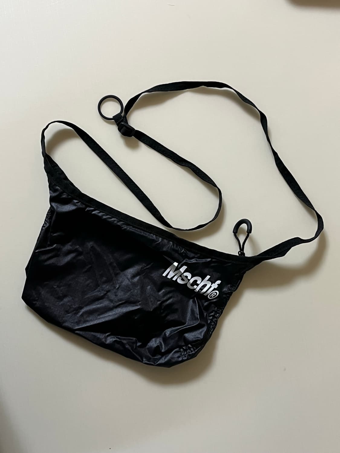 미스치프 스포츠 크로스백 블랙 상품이미지1