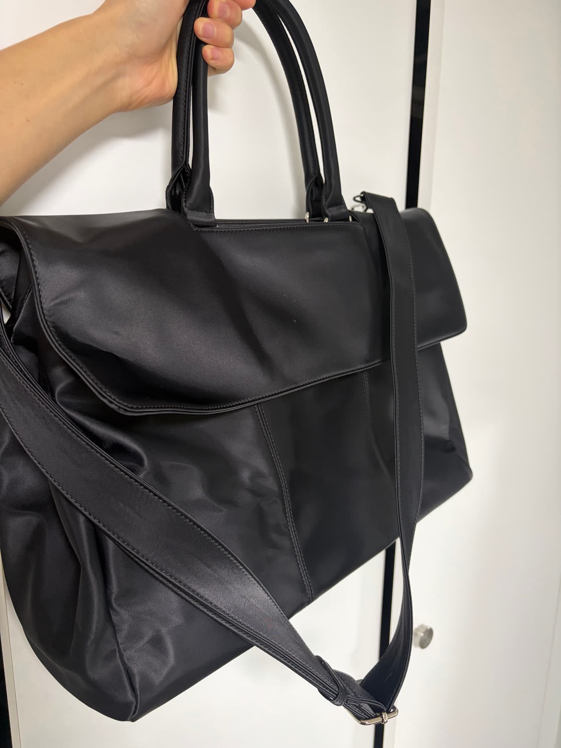 노이즈 나일론 빅 크로스 토트백 - 블랙 상품이미지3