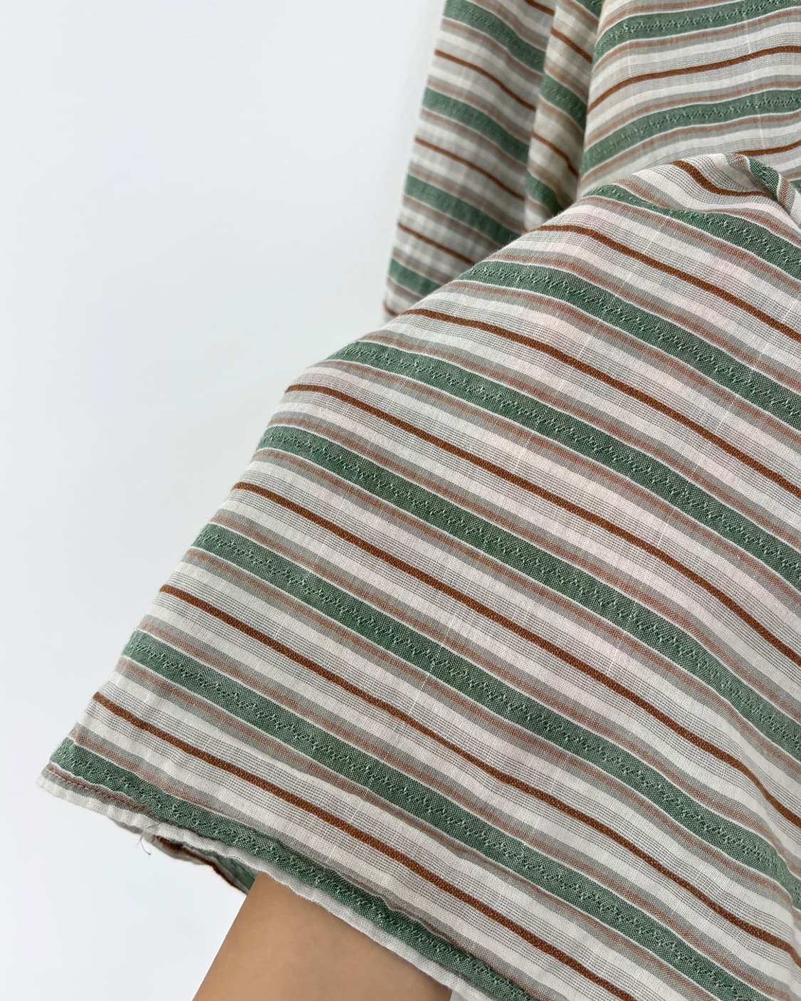 Golden Bear choco forest stripe blouse 상품이미지5