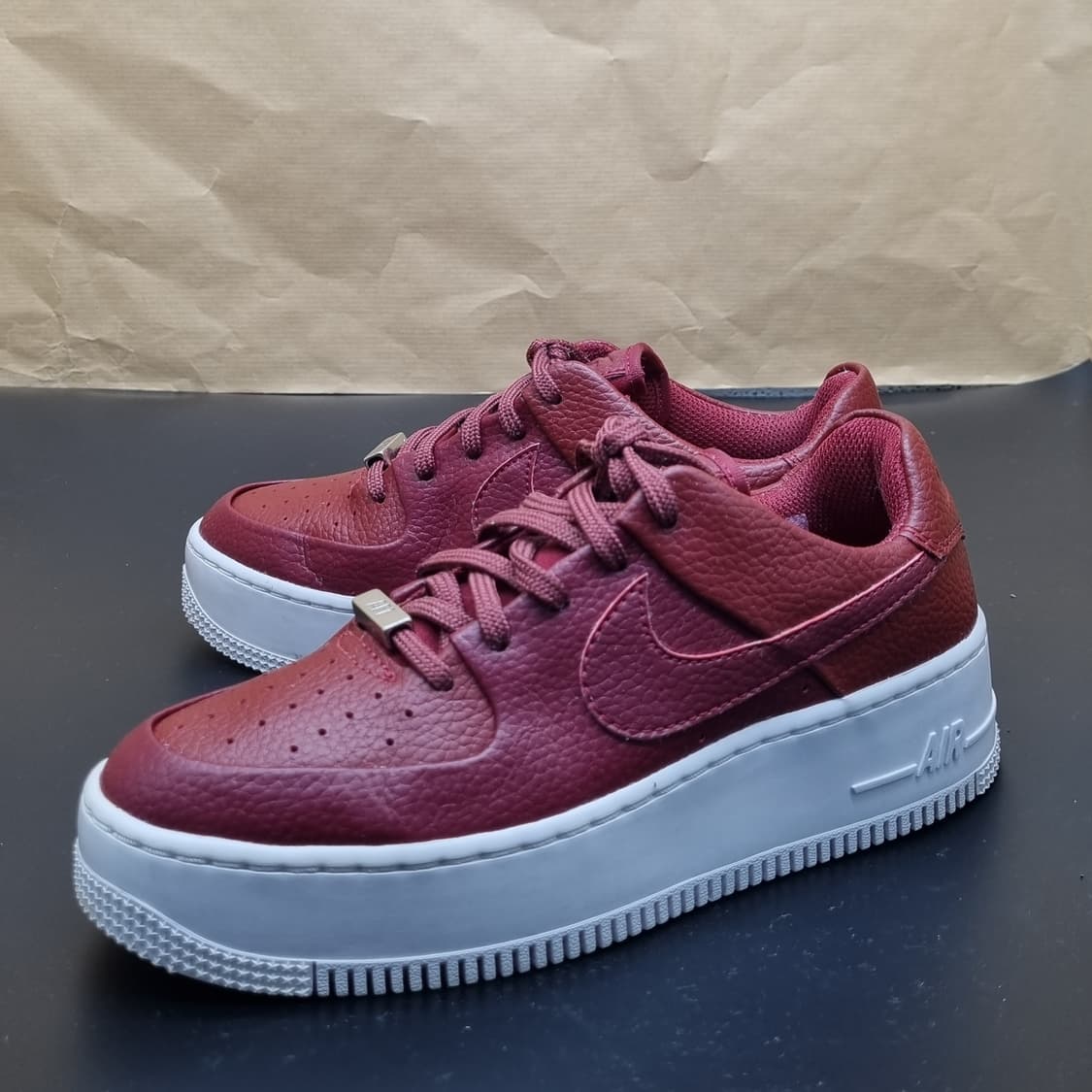 나이키 에어포스1 로우 세이지팀레드240 상품이미지1