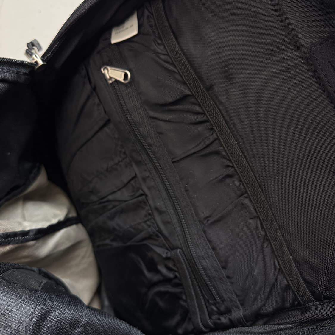 노스페이스 고프코어 LILY 그레이 테크니컬 백팩 상품이미지7