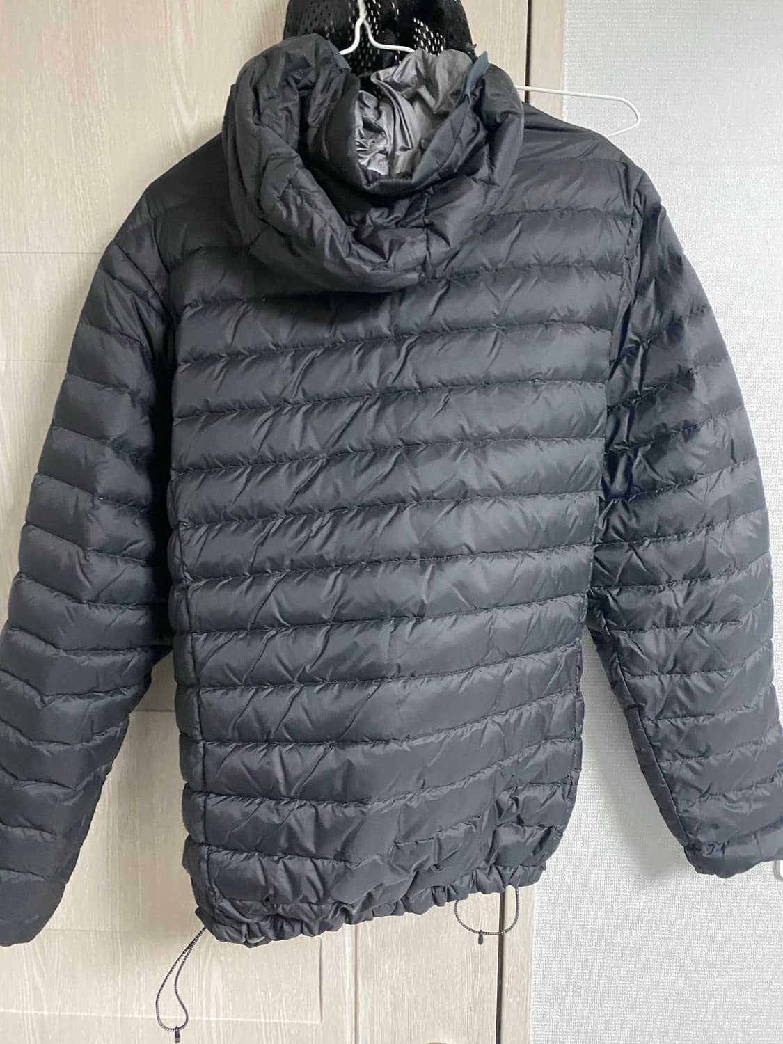 테켓 경량패딩 블랙 L 팝니다 상품이미지3