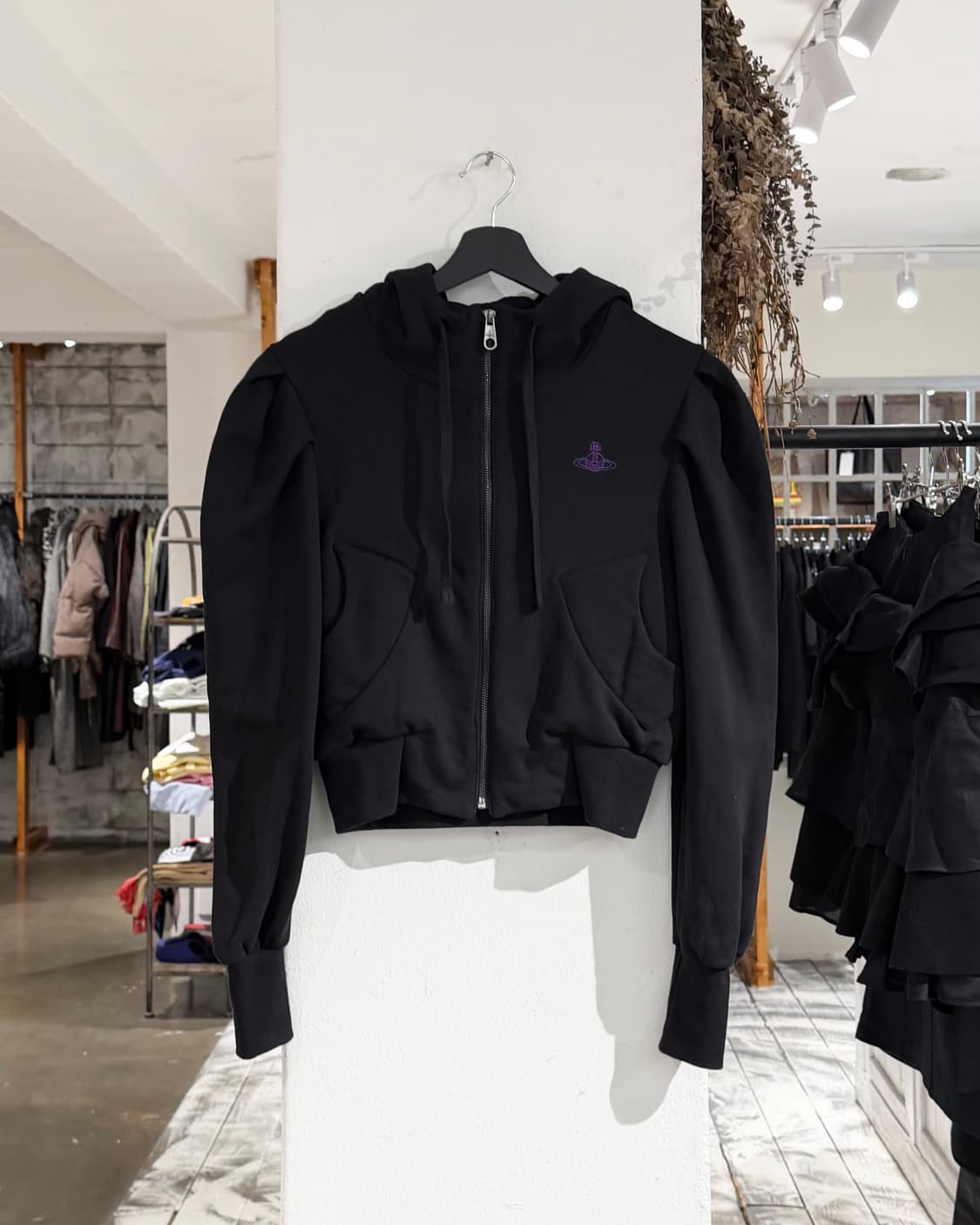 비비안웨스트우드 블랙 orb 크롭 래글런 퍼프슬리브 후디 집업 상품이미지1