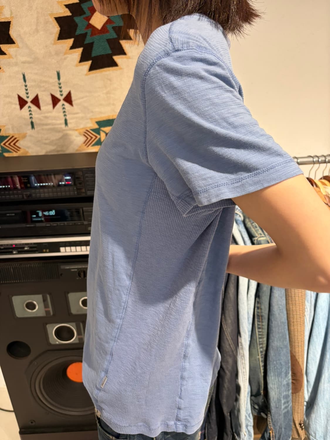 Calvin Klein 클린 무드 브이넥 반팔 티셔츠 상품이미지3