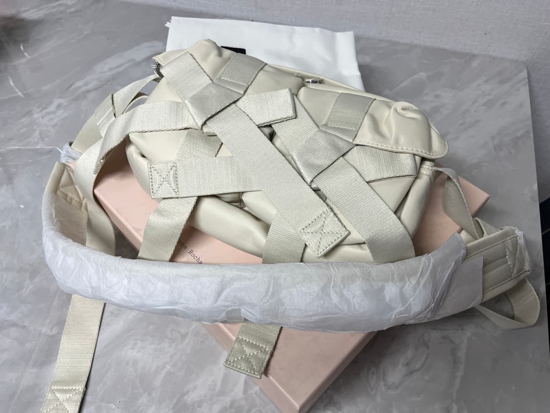 시몬로샤 크로스바디 보우백아이보리 새제품 상품이미지3