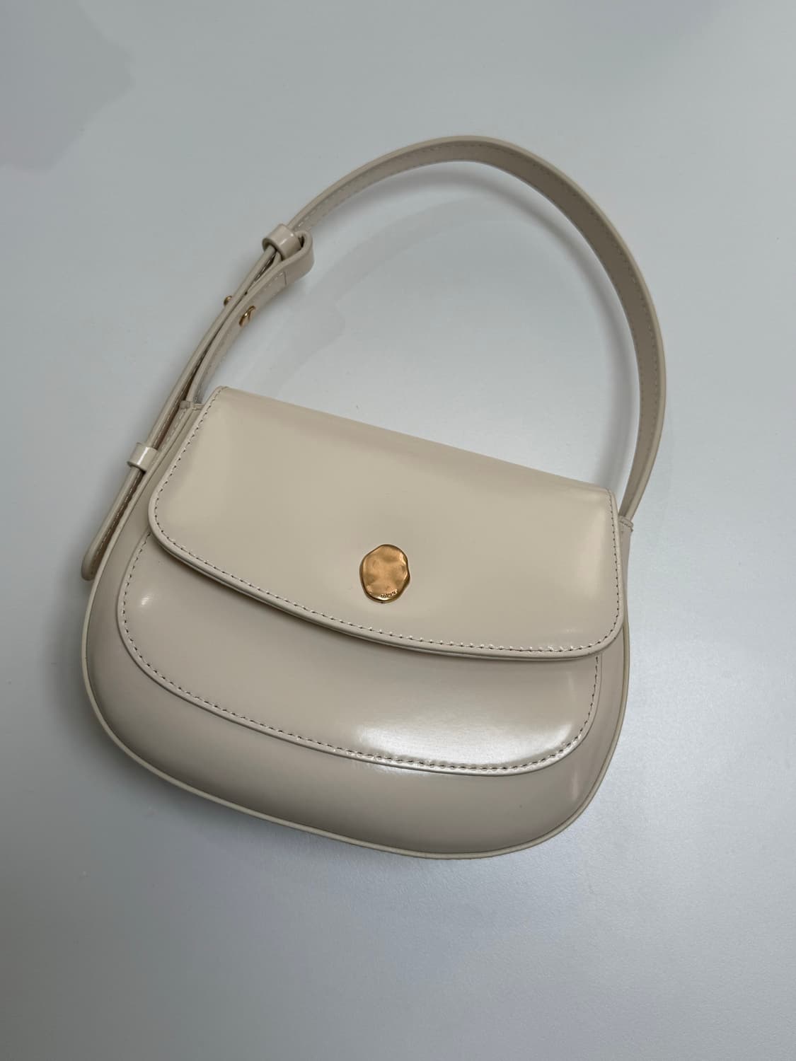 오스트카카 미니새들 아이보리 컬러 미착용 제품 상품이미지2