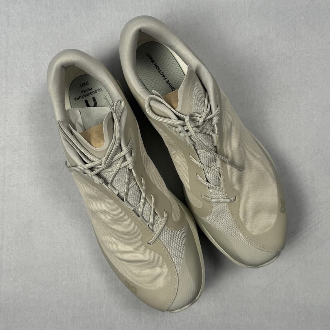 온 러닝 x 파프 클라우드벤쳐 아이스문 270 상품이미지5