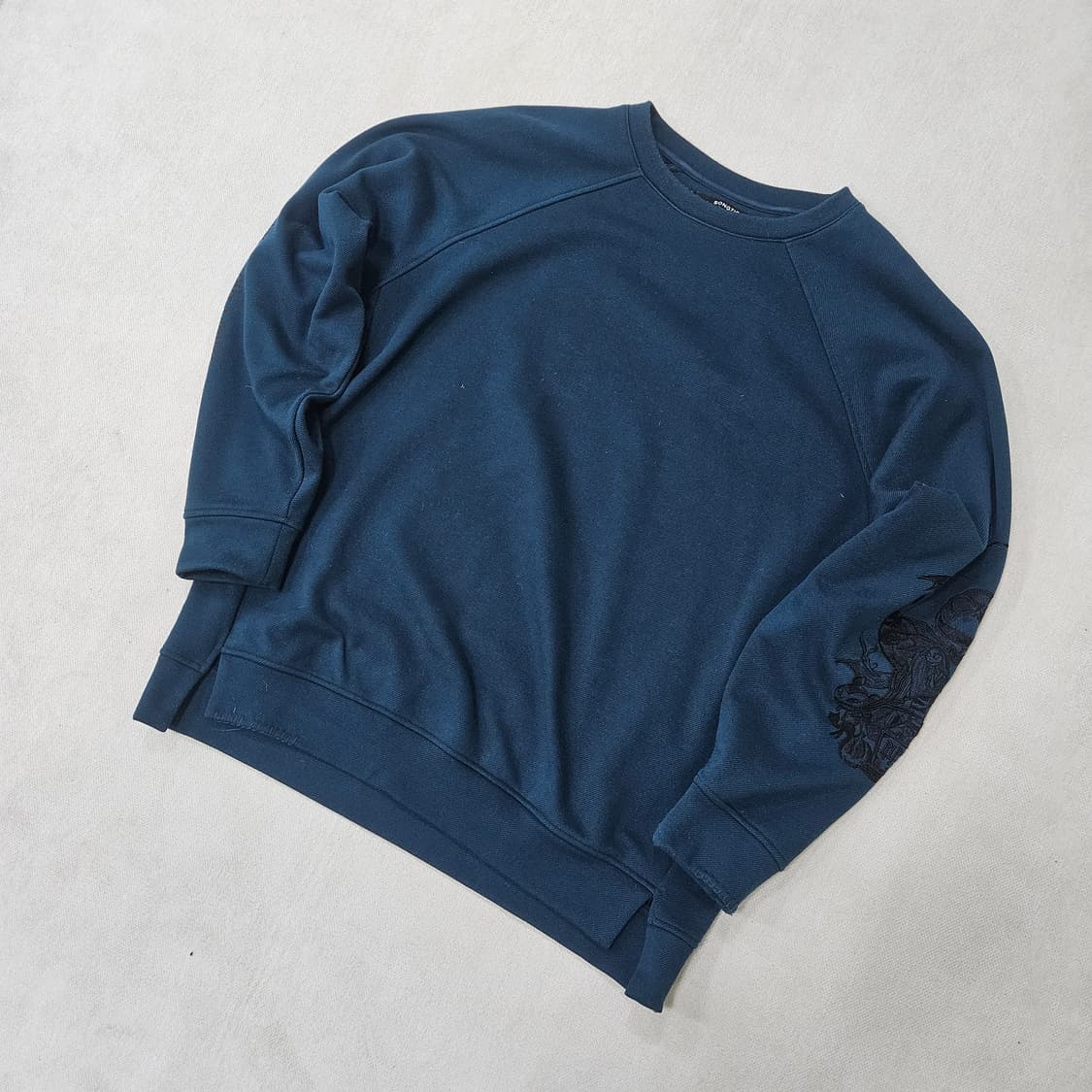 100 송지오 디즈니 팀버튼 자수 맨투맨 0320Y 상품이미지1