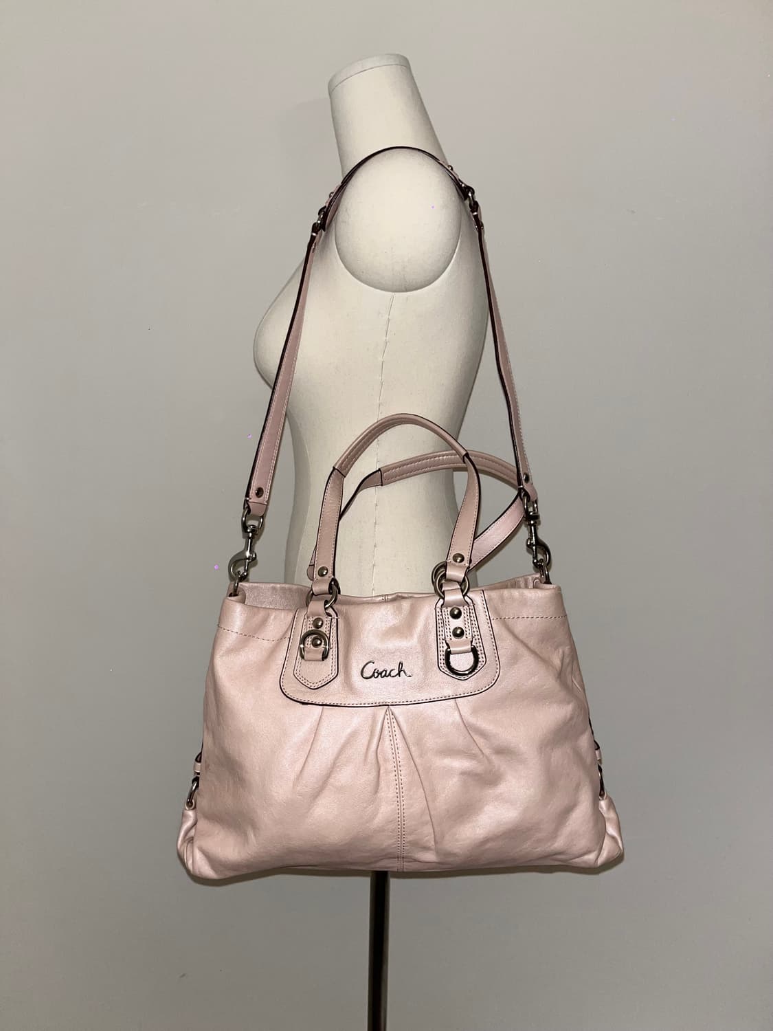 Y2K Coach baby pink Shoulder bag 상품이미지5