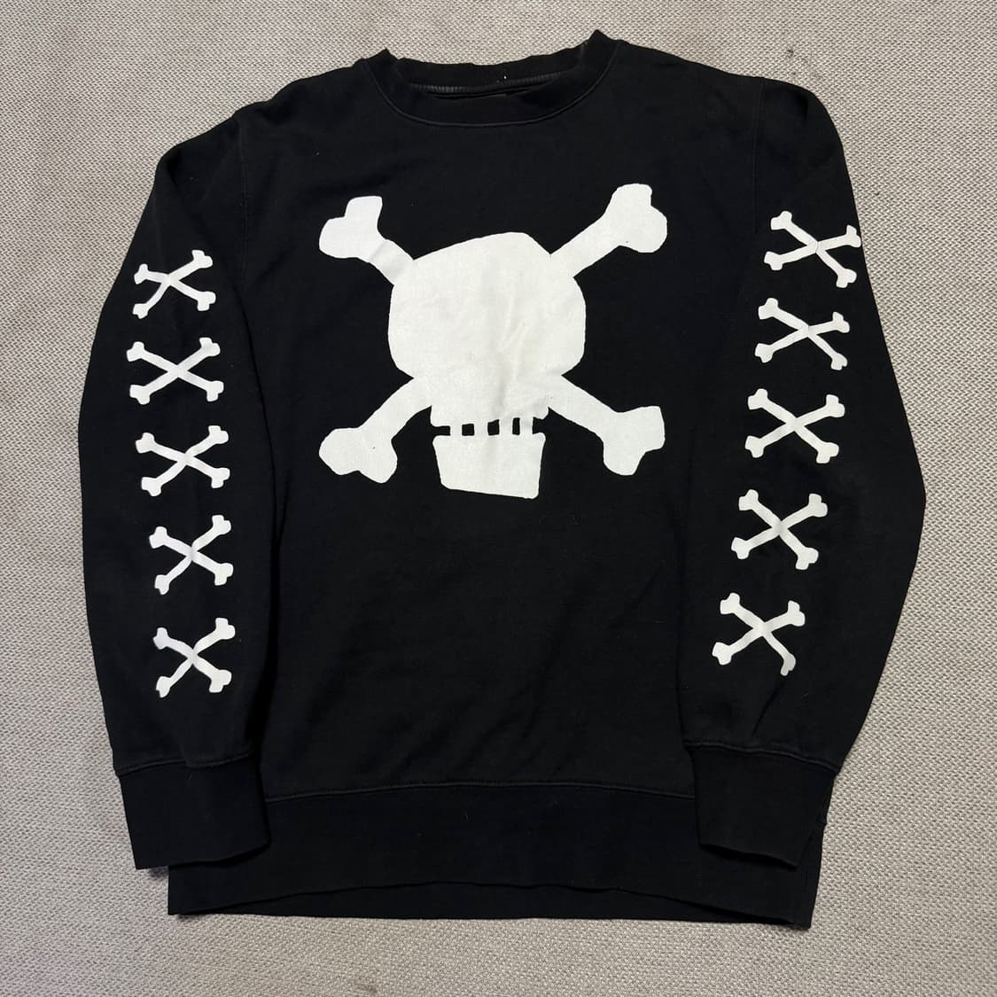 00s 스투시 월드와이드 스컬로고 프링팅 맨투맨 상품이미지1